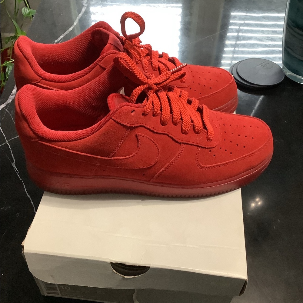 Nike Red sued AF1’s